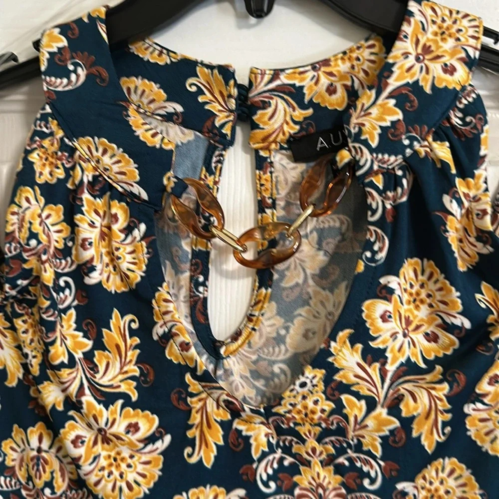 A.U.W Cold Shoulder Blouse with 3/4 ruffle/bell Sleeve - Buttoned Keyhole back S - Picture 2 of 6